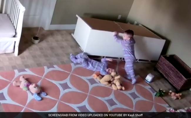 2-year-old pushes fallen dresser off twin brother in video gone viral (with video)
